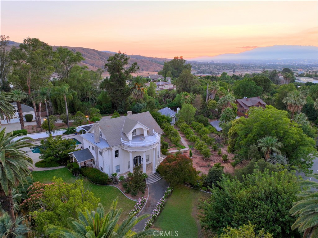 560 Terracina Boulevard