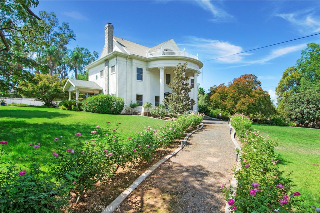 560 Terracina Boulevard