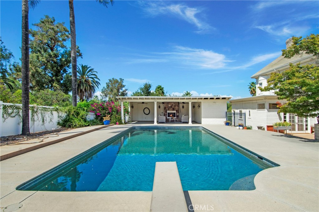 560 Terracina Boulevard