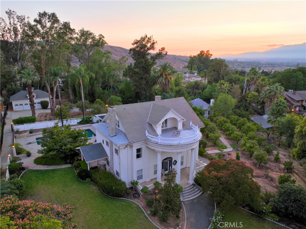 560 Terracina Boulevard