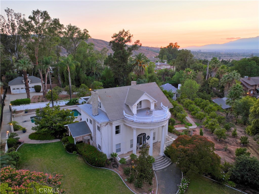 560 Terracina Boulevard