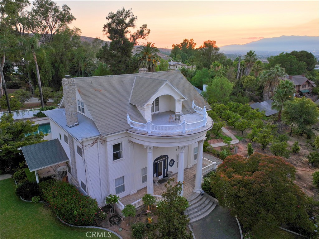 560 Terracina Boulevard