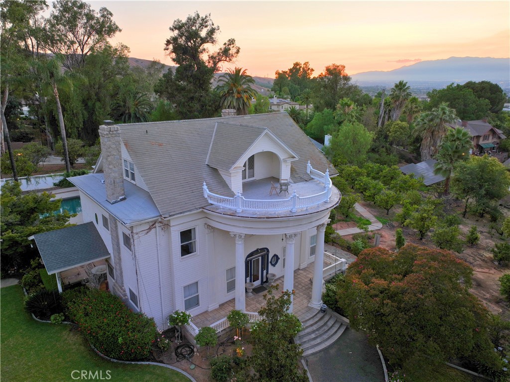 560 Terracina Boulevard