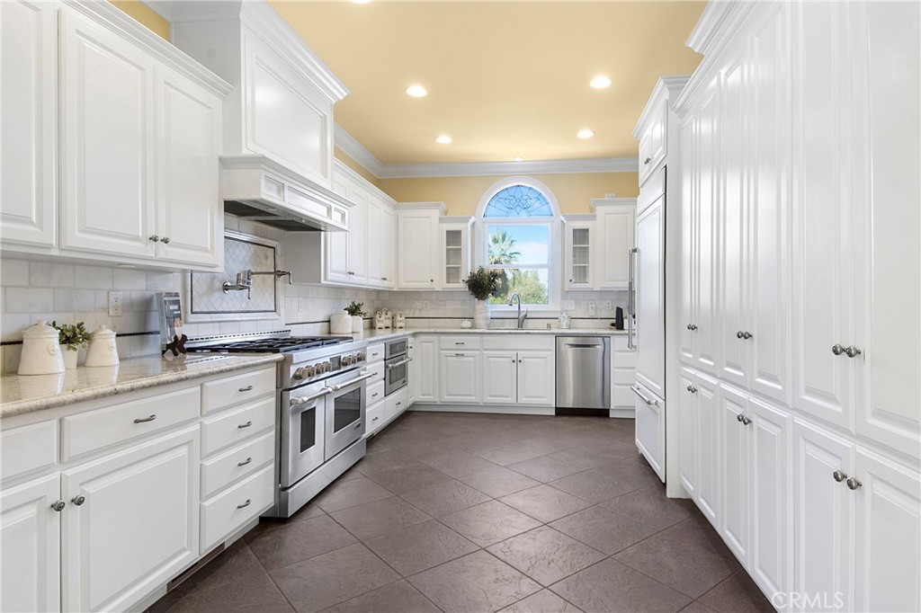 560 Terracina Boulevard