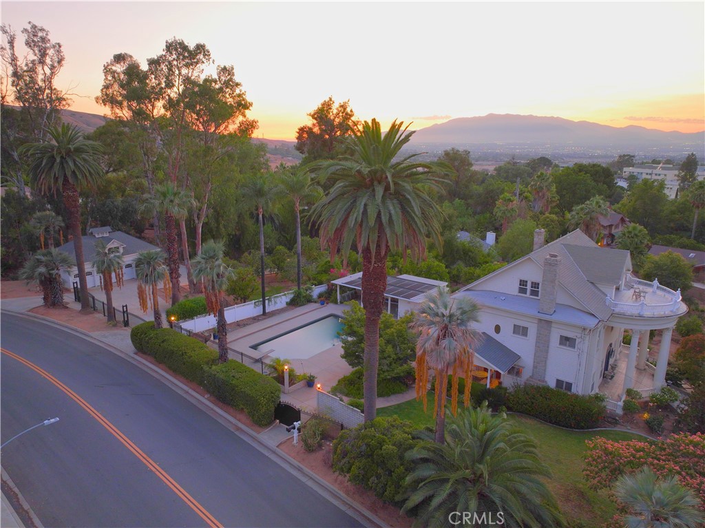 560 Terracina Boulevard