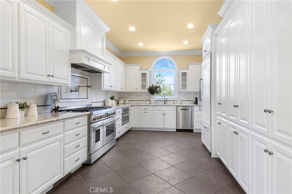 560 Terracina Boulevard