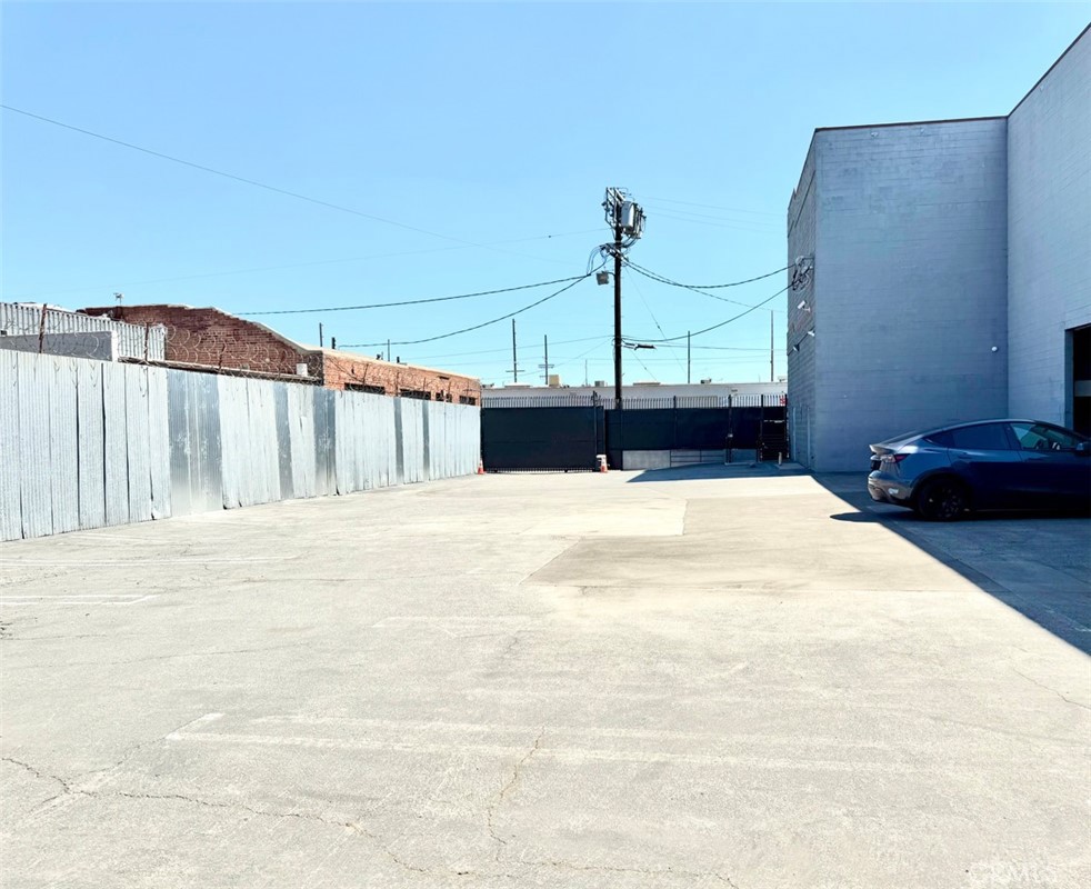 1813 E Washington Boulevard