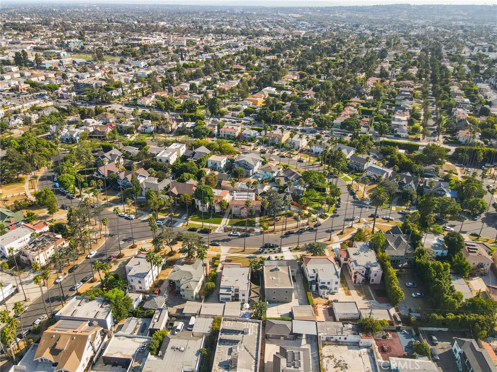 4440 Victoria