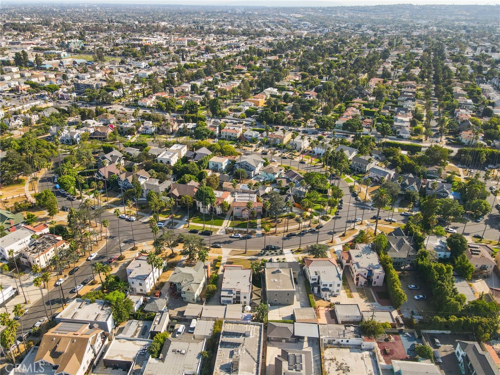 4440 Victoria