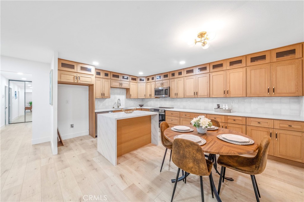 23521 Los Adornos Street