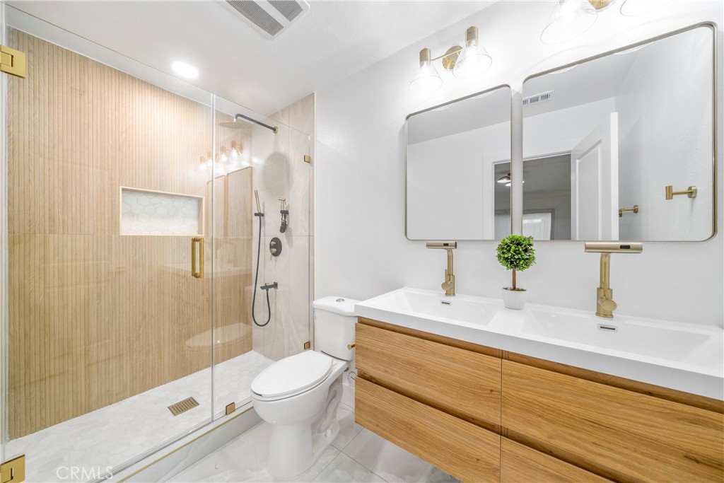 23521 Los Adornos Street