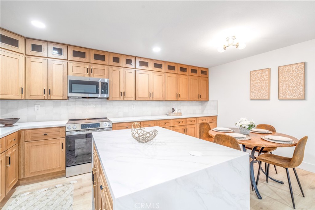 23521 Los Adornos Street