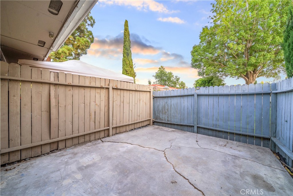 23521 Los Adornos Street