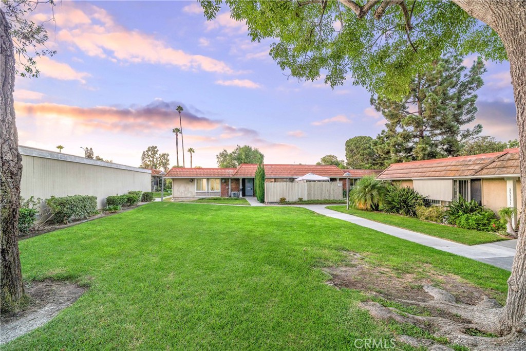 23521 Los Adornos Street