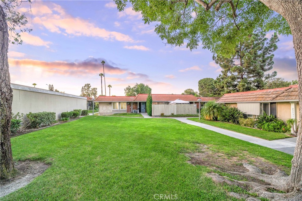 23521 Los Adornos Street