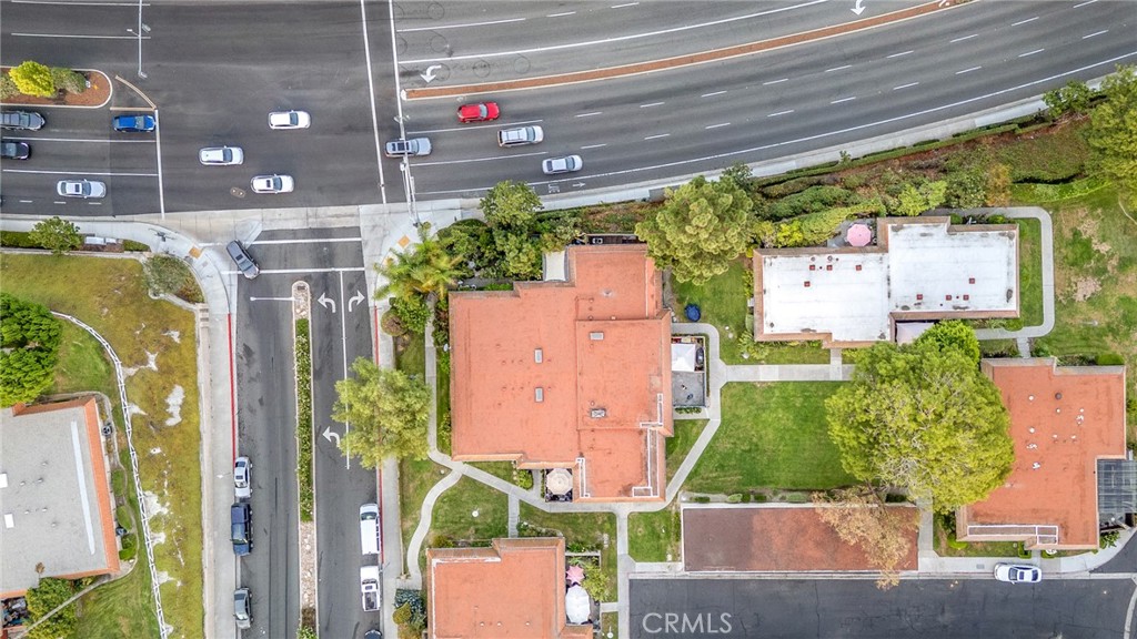 23521 Los Adornos Street