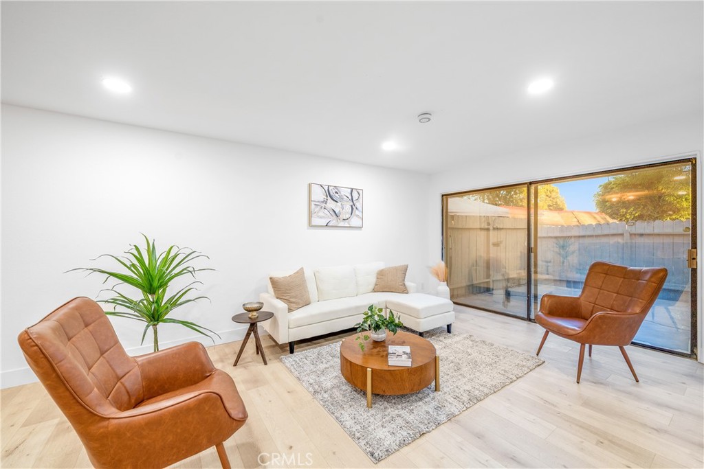 23521 Los Adornos Street