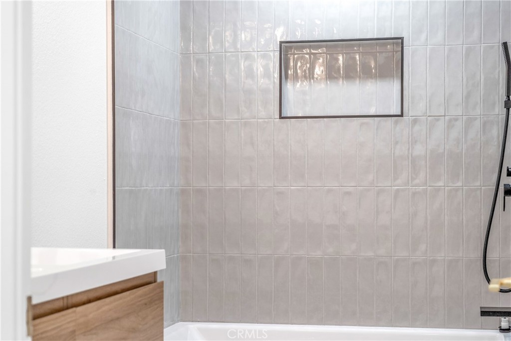 23521 Los Adornos Street