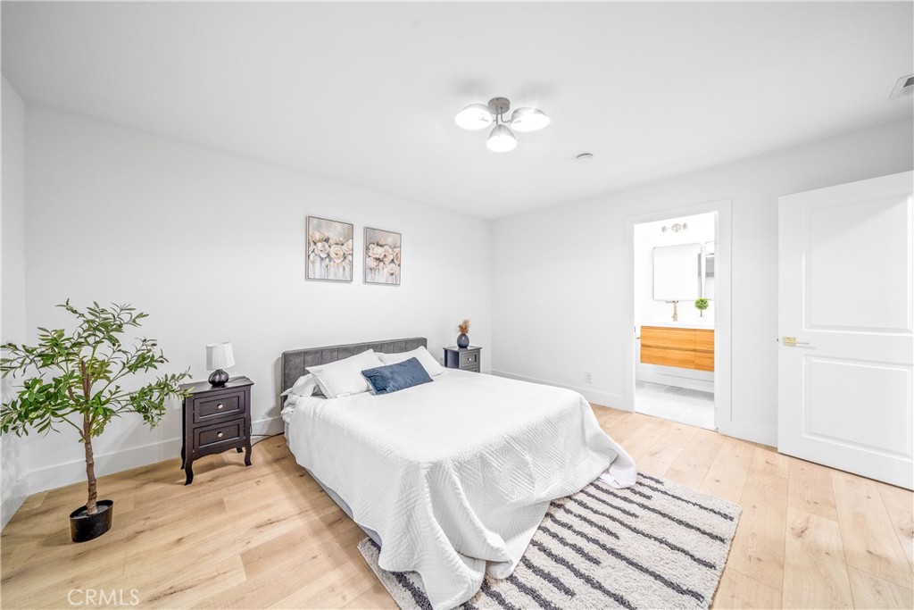 23521 Los Adornos Street