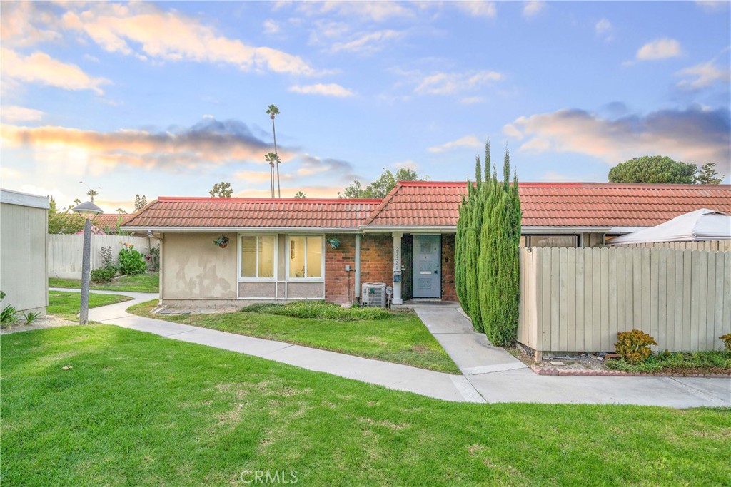 23521 Los Adornos Street