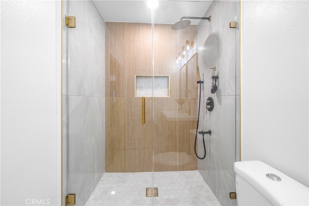 23521 Los Adornos Street