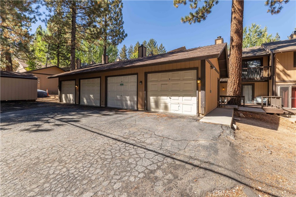 569 Summit Boulevard 6