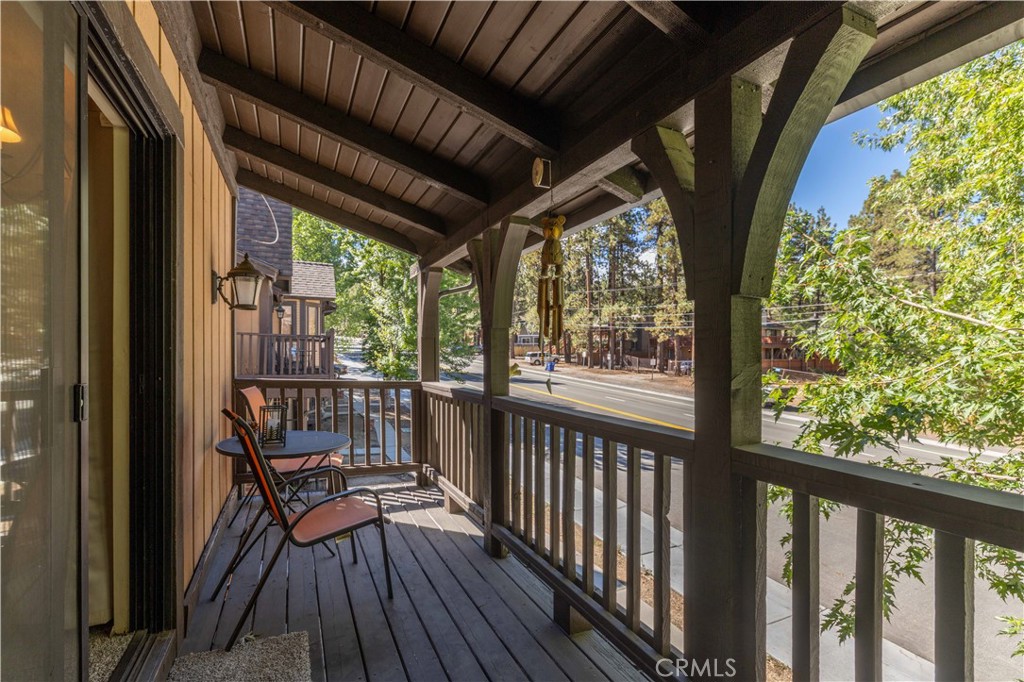 569 Summit Boulevard 6