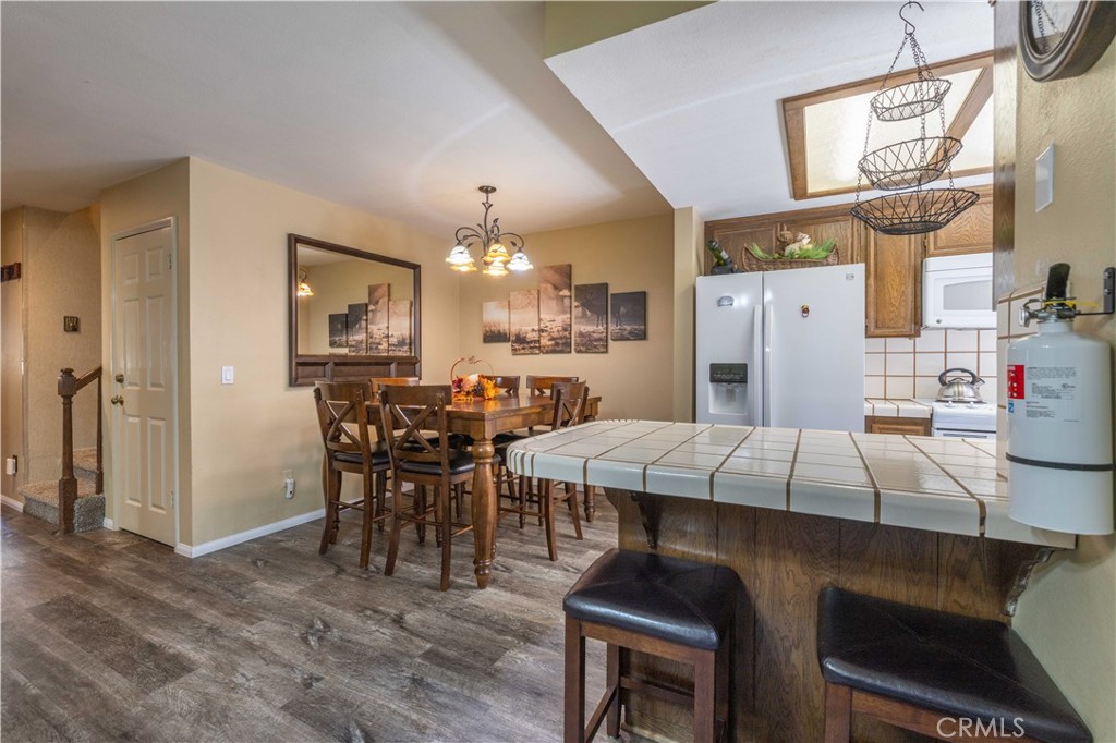 569 Summit Boulevard 6