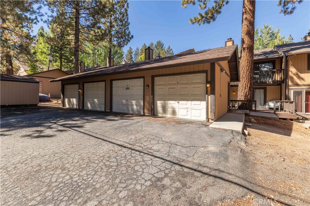 569 Summit Boulevard 6