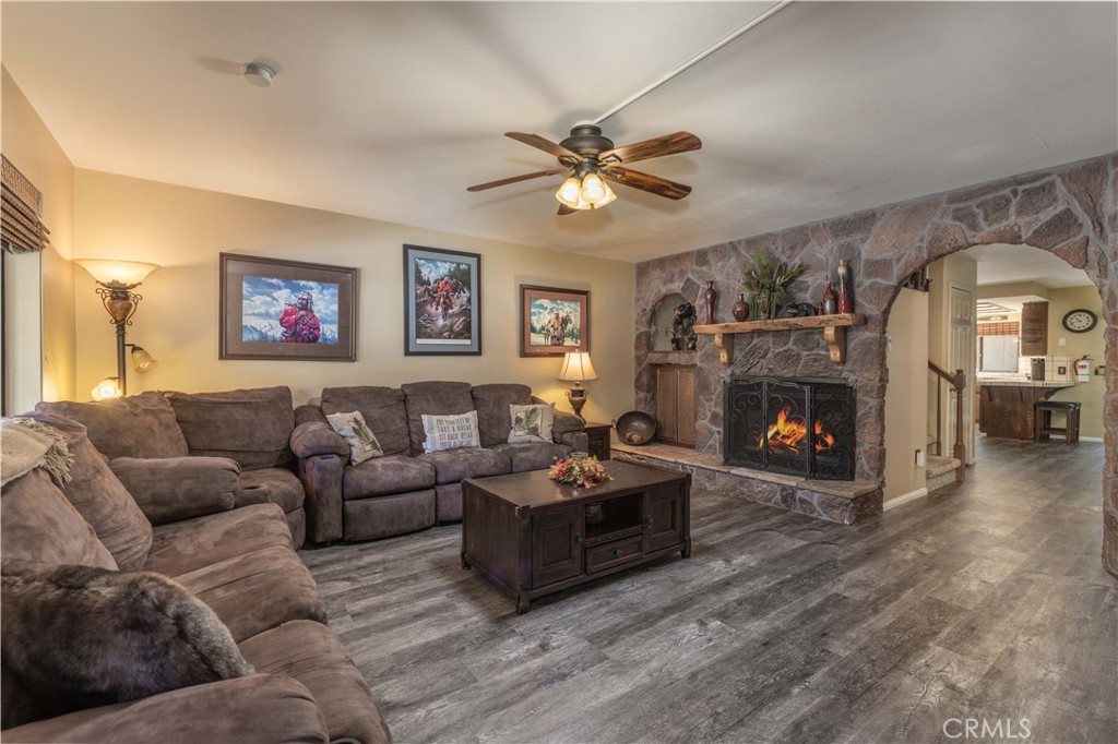 569 Summit Boulevard 6