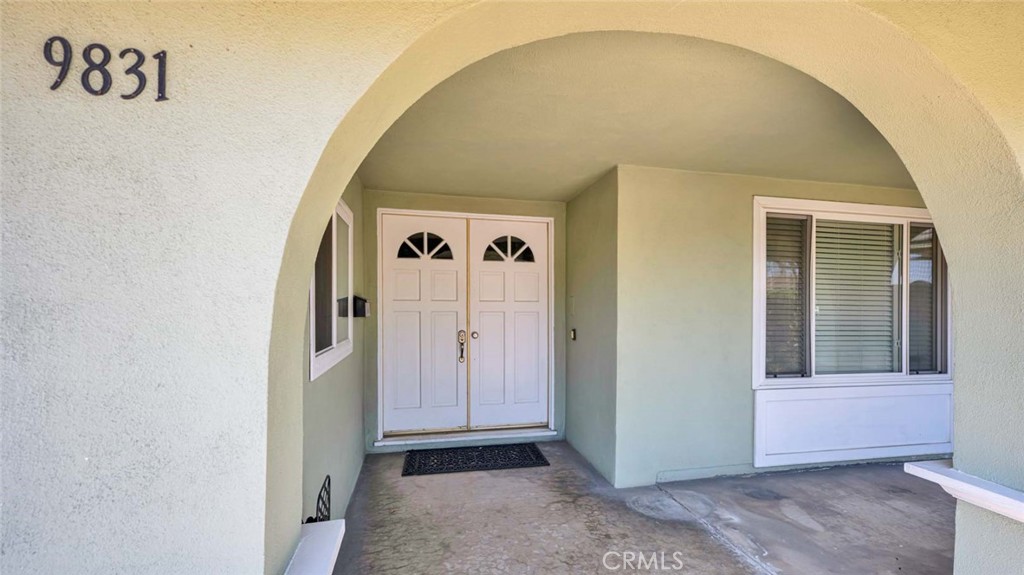 9831 Cloverdale Avenue