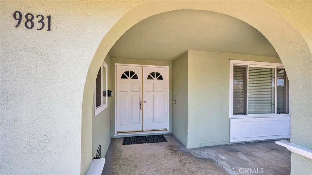 9831 Cloverdale Avenue