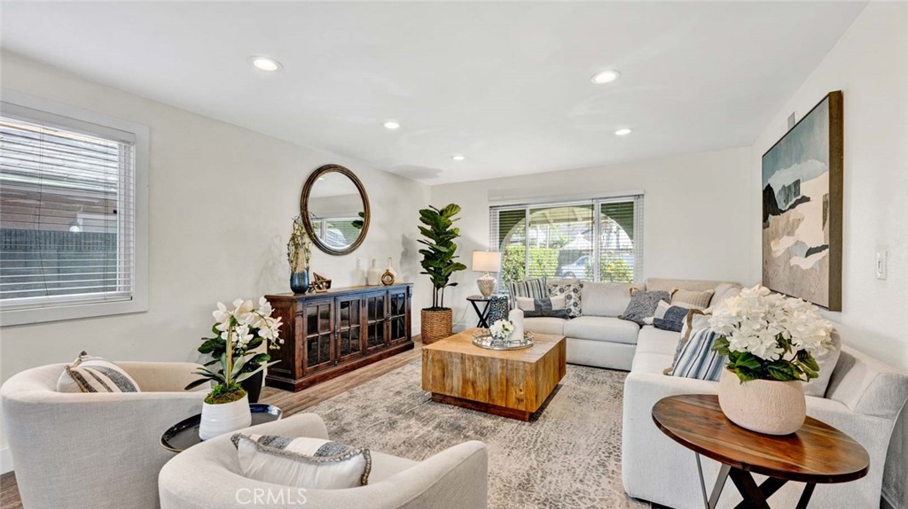 9831 Cloverdale Avenue