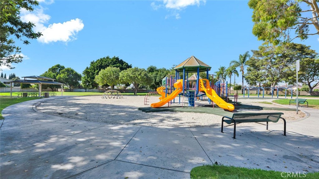 9831 Cloverdale Avenue