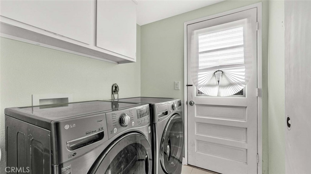 9831 Cloverdale Avenue