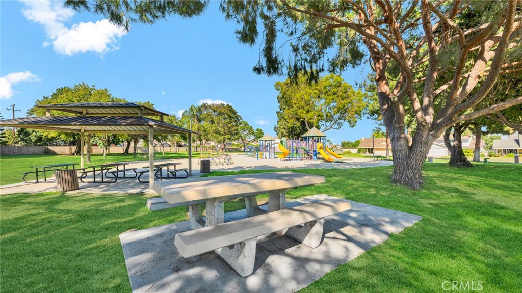 9831 Cloverdale Avenue