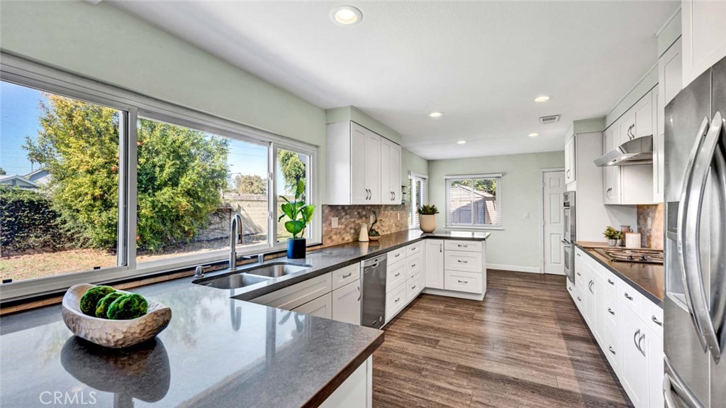 9831 Cloverdale Avenue