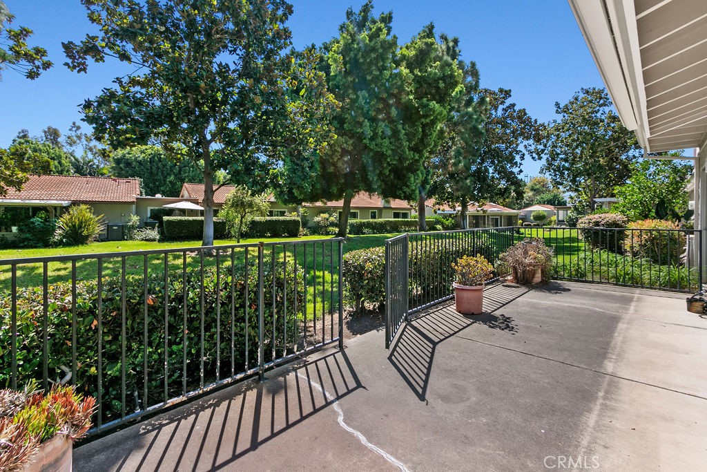 5543 Avenida Sosiega W A