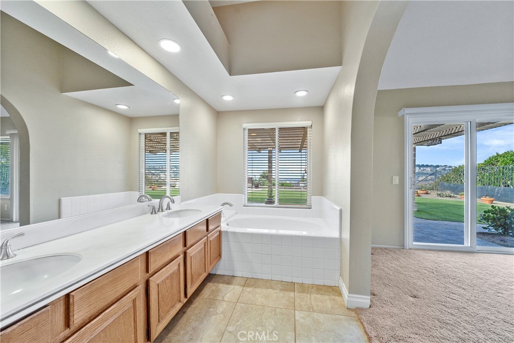 2846 W Calle Esteban