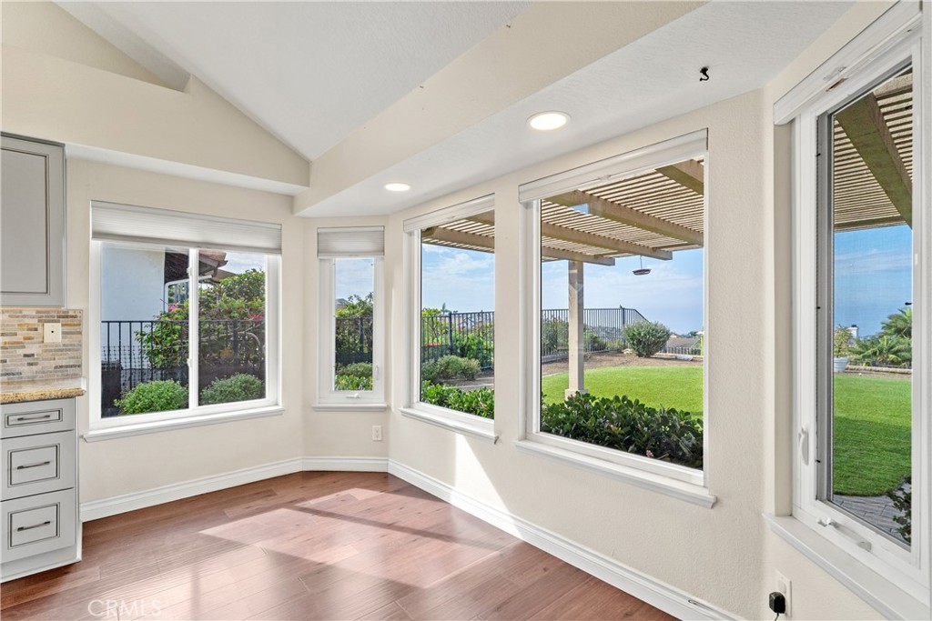 2846 W Calle Esteban