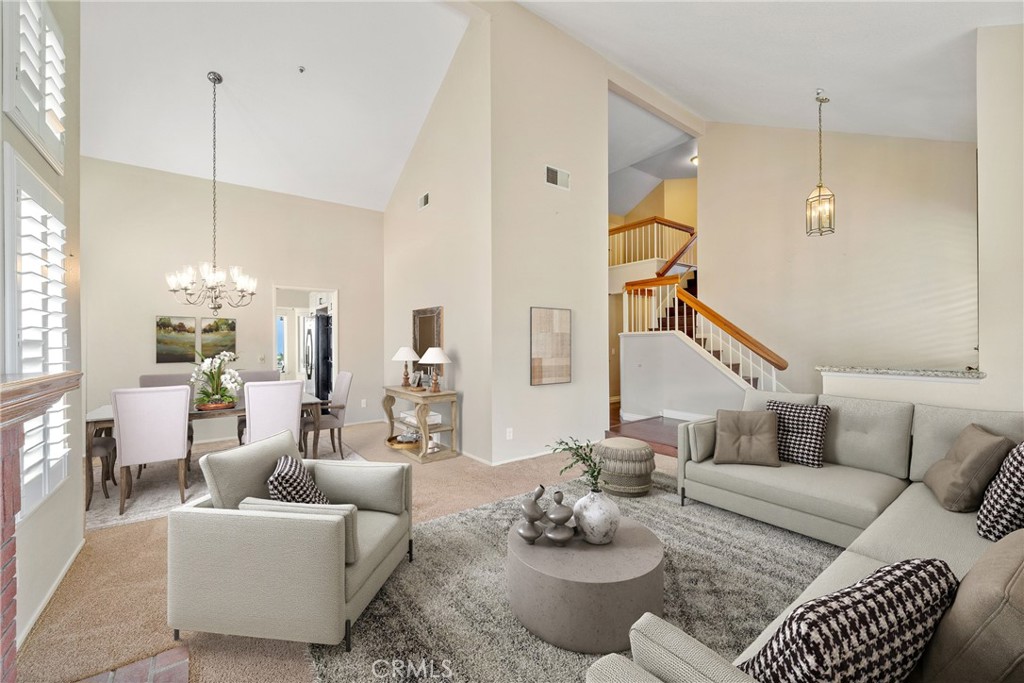 2846 W Calle Esteban