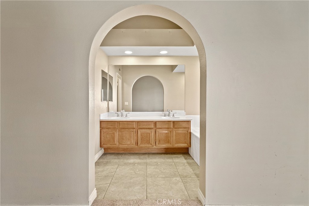 2846 W Calle Esteban