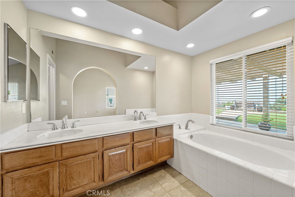 2846 W Calle Esteban