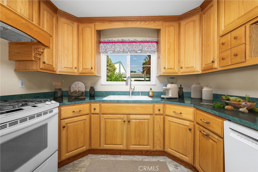 6891 Stanford Avenue