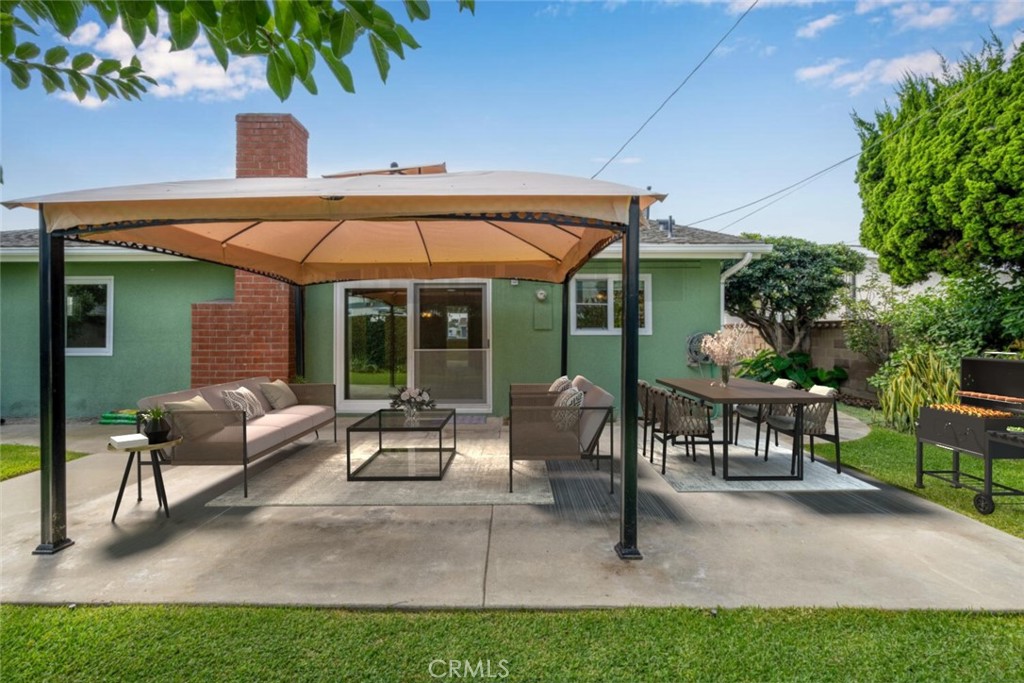 6891 Stanford Avenue