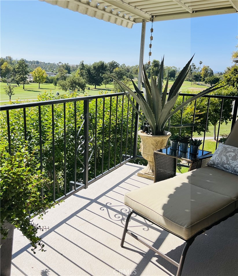 2395 Via Mariposa W 3F