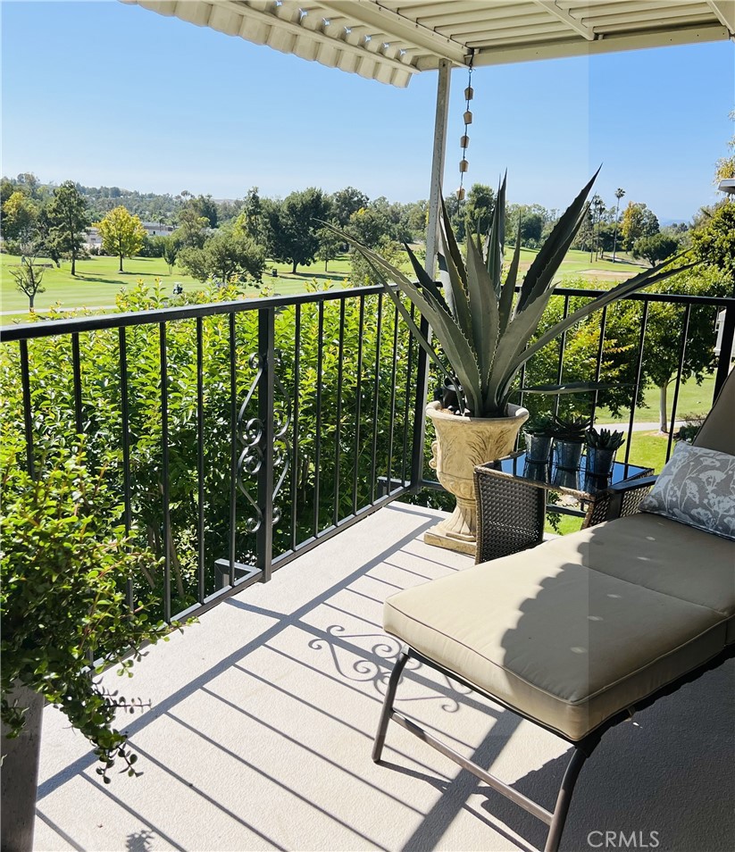 2395 Via Mariposa W 3F