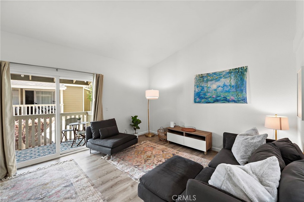 26166 Los Viveros 222