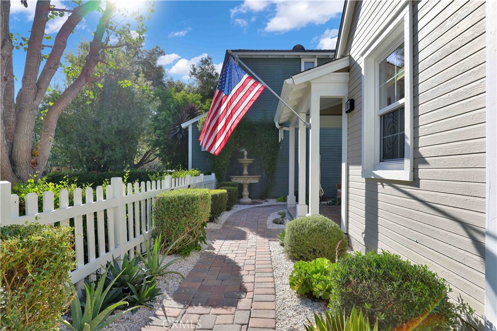 10 Wood Barn Road