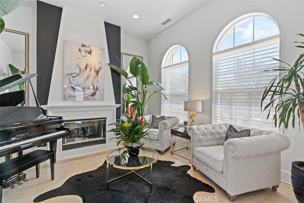 11823 Willard Avenue